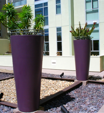 TAR3370 tapered cylinder with 20 inch base DL Olsen July 05 Egyptian Condos.JPG
